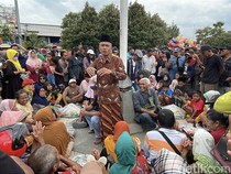 Video: Bupati Sudewo Jadi Tersangka, Warga Pati Gelar Syukuran