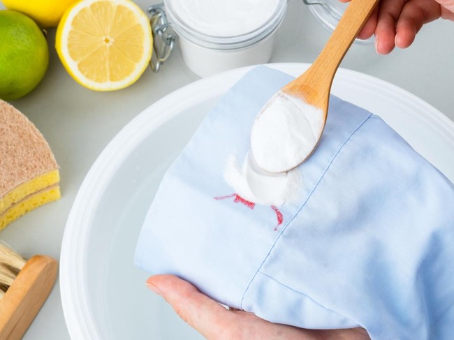 Cara Menghilangkan Noda Lipstik di Baju