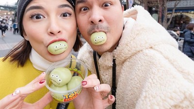 Momen Manis Chelsea Olivia dan Glenn Alinskie Jajan Mochi dan BBQ di Jepang