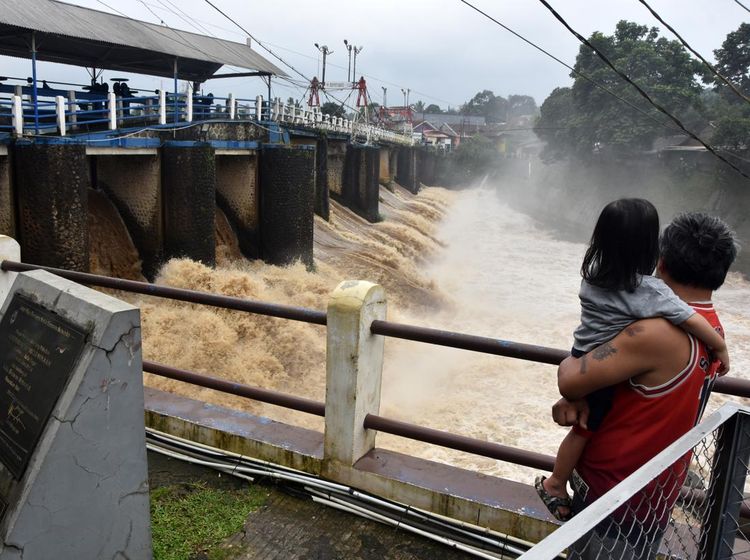 Debit Ciliwung Naik, Bendung Katulampa Siaga 3