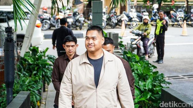 Dito Ariotedjo Diperiksa KPK Terkait Kasus Kuota Haji Mantan Menteri Pemuda dan Olahraga Dito Ariotedjo mendatangi gedung Komisi Pemberantasan Korupsi (KPK), Jakarta Selatan, Jumat (23/1/2026).