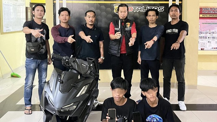 Dua begal resahkan warga di Prabumulih saat ditangkap polisi