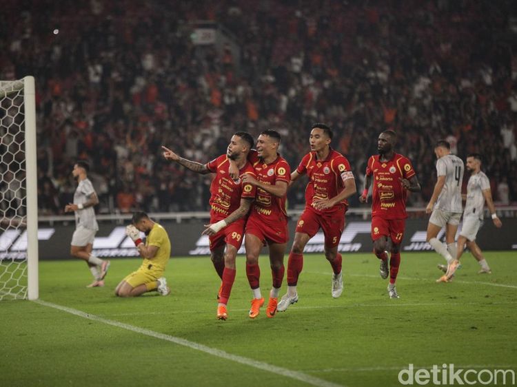 Dua Penalti Menangkan Persija Dari Madura United