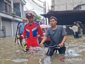 Banjir di Duri Kosambi Jakbar, Ibu Hamil-Balita Dievakuasi