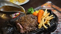 Gandy: Cicip Steak Langganan 'Old Money' di Steakhouse Tertua Jakarta