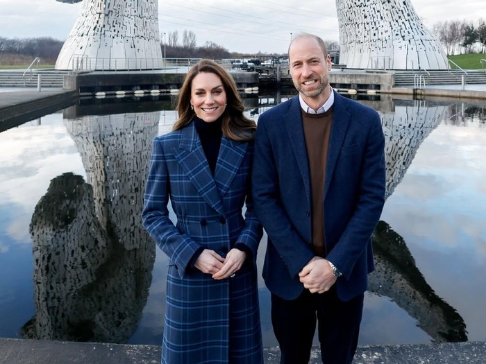 Gaya Kate Middleton Pakai Coat Rancangan Sendiri