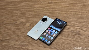 Layar OLED quad-curved 6,78 inci hadir dengan refresh rate LTPO 120Hz.  Foto: detikINET/ Rizqy Nur Amalia