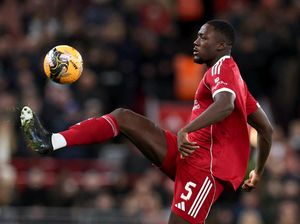 Real Madrid Dikabarkan Incar Bek Liverpool