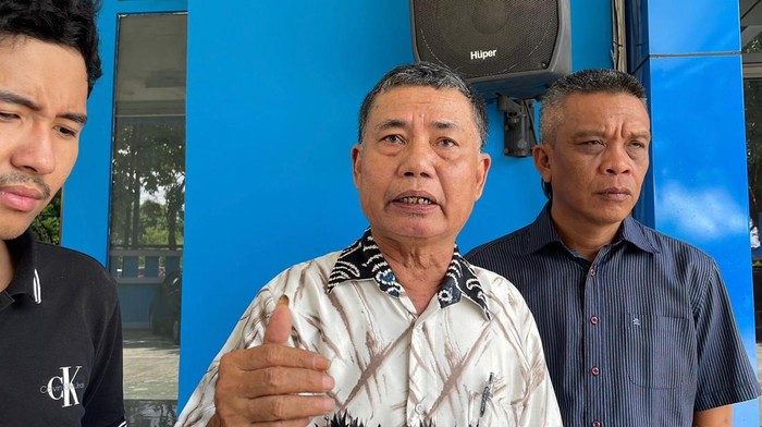 Ikatan Sungai dan Danau (Ikasuda) Kalimantan Selatan - Tengah melakukan rapat tertutup dengan KSOP, kepolisian dan jajaran terkait. Rapat ini digelar dengan tujuan mendapatkan titik temu persoalan Instruksi Menteri Perhubungan Nomor 3 Tahun 2025.