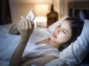 Sulit Fokus dan Tidur Terganggu? Waspada Fenomena Smartphone Brain!