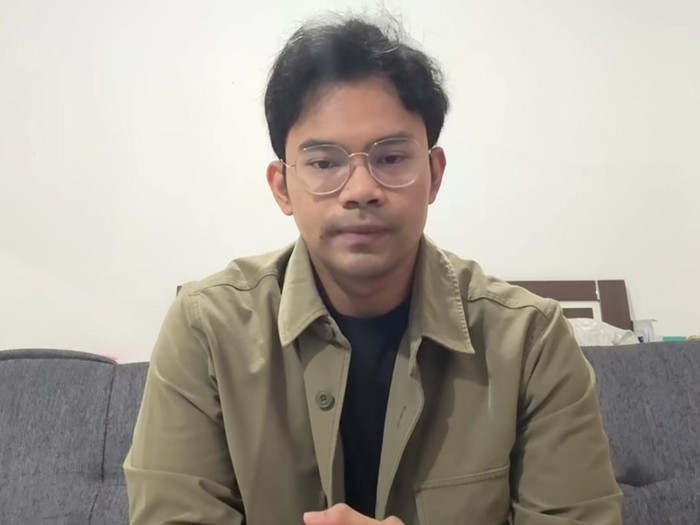 Insanul Fahmi minta maaf kepada Wardatina Mawa.