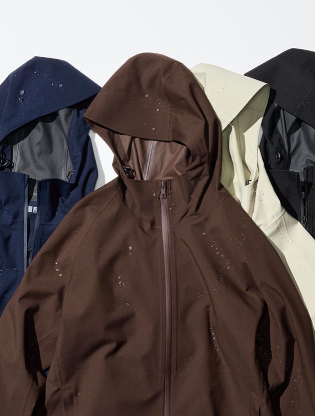 Jaket untuk Dipakai Saat Musim Hujan