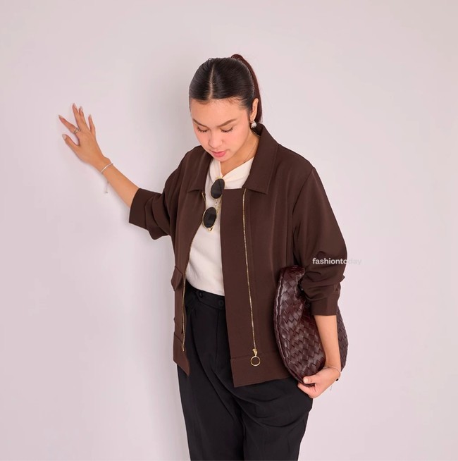 Jaket untuk Dipakai Saat Musim Hujan