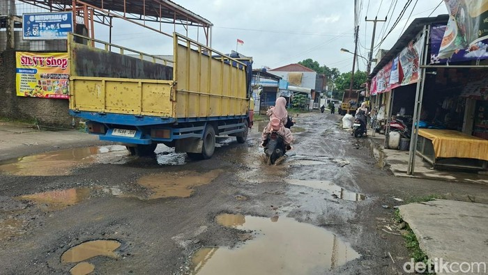 Jalan Rusak di Serang Segera Diperbaiki Usai Disorot Budi Doremi