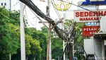 Kabel Utilitas Semrawut Ancam Keselamatan di Tebet