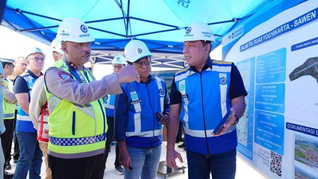 Kakorlantas Polri Irjen Agus Suryonugroho bersama sejumlah stakeholder terkait hari ini meninjau kesiapan Tol fungsional Yogyakarta–Bawen