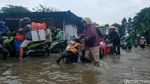Kali Angke Meluap, Komplek Ciledug Indah Banjir