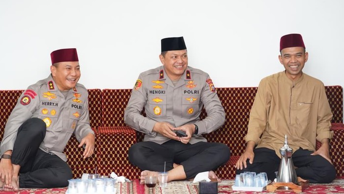 Potret Kapolda-Wakapolda Riau Bersama UAS: Sinergi Ulama-Umaro Jaga Kamtibmas