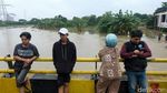 Kebanjiran, Lalin Jalan Hasyim Ashari Tangerang Kusut