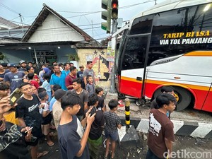 Deretan Fakta Sopir Bus Harapan Jaya Ugal-ugalan hingga Nyaris Dimassa