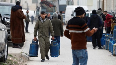 Kelangkaan Gas, Warga Palestina Mengantre Isi Ulang