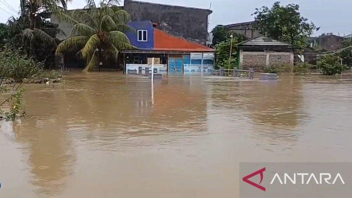 Banjir di Jayanti Tangerang Capai 4 Meter, 500 Orang Mengungsi