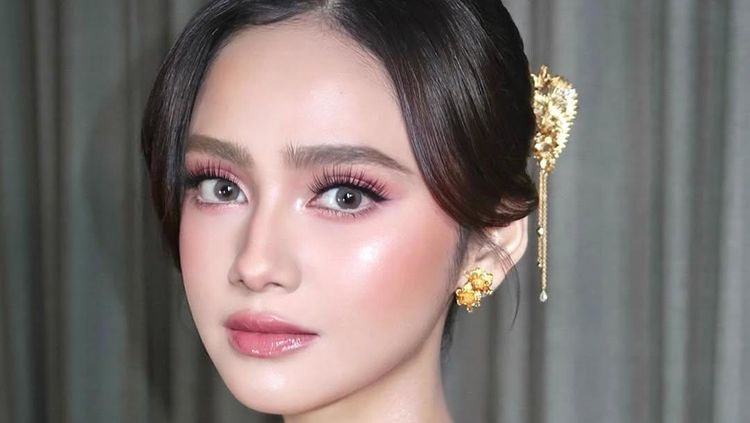 Foto: Detail Kebaya dan Makeup Lamaran Syifa Hadju, Cantiknya Bikin Terpana