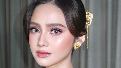 Foto: Detail Kebaya dan Makeup Lamaran Syifa Hadju, Cantiknya Bikin Terpana