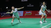 Lanny/Apriyani sempat kehilangan gim pembuka sebelum bangkit pada gim kedua lewat rangkaian poin beruntun dan menang 21-18.