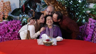 Megawati Dicium 3 Anaknya di Perayaan HUT Ke-79, Trah Sukarno Reuni