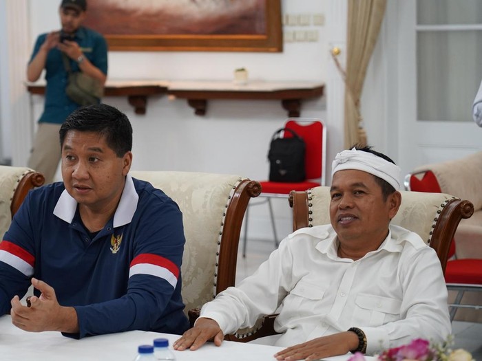 Menteri Perumahan dan Kawasan Permukiman (PKP) Maruarar Sirait (Ara) dan Gubernur Jawa Barat Dedi Mulyadi (KDM) di Bandung pada Kamis (22/1/2026).