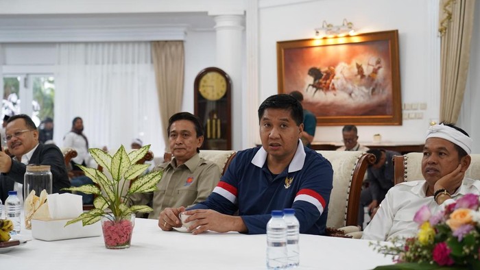 Menteri Perumahan dan Kawasan Permukiman (PKP) Maruarar Sirait (Ara) dan Gubernur Jawa Barat Dedi Mulyadi (KDM) di Bandung pada Kamis (22/1/2026).