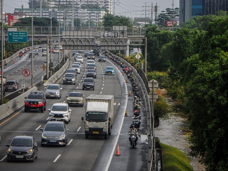 Banjir Jakarta Paksa Motor Masuk Tol