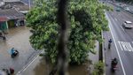 Banjir Jakarta Paksa Motor Masuk Tol