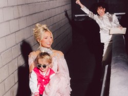Gaya Gemas Anak-anak Paris Hilton Serba Pink Bak Ibunya di Karpet Merah