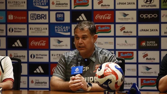 Pelatih Madura United, Carlos Parreira