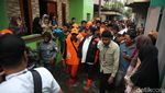 Potret Wagub Rano Karno Tinjau Banjir di Jakbar