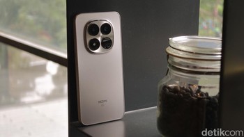 Redmi Note 15 Pro Psudah mengantongi IP69K, artinya tahan debu dan air di kondisi ekstrem. Diverifikasi oleh TÜV SÜD Smartphone Water-Resistant Endurance Certification¹⁰, kedua model ini menggunakan 17 komponen tahan air presisi untuk memastikan keandalan jangka panjang. Foto: Adi Fida Rahman/detikINET