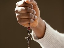 Susunan Doa Rosario Selasa 10 Maret 2026: Merenungi Jalan Salib Tuhan