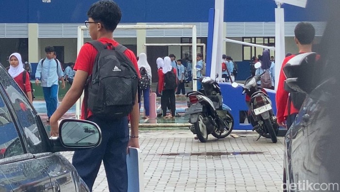 Pemkot Depok Janji Segera Lengkapi Meja-Kursi Kurang di 17 Kelas SMPN 3
