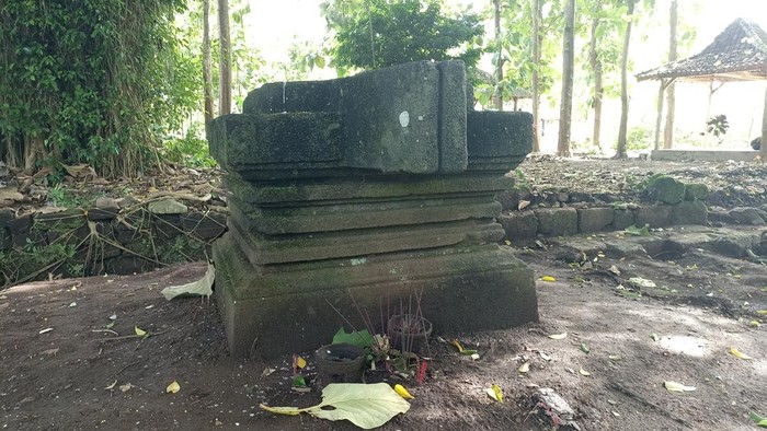 Situs Mejo Miring Blitar