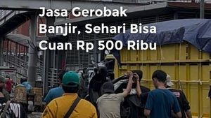 Video: Jasa Gerobak Banjir Bisa Raup Cuan Rp 500 Ribu Per Hari