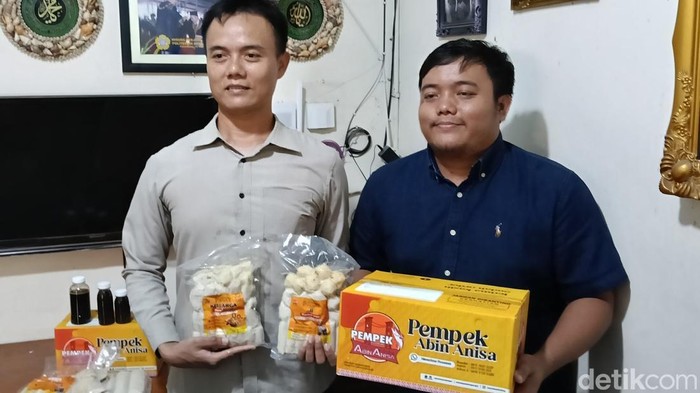 Pemuda Palembang Sukses Jadi Pedagang Pempek, Pasarnya hingga Luar Negeri