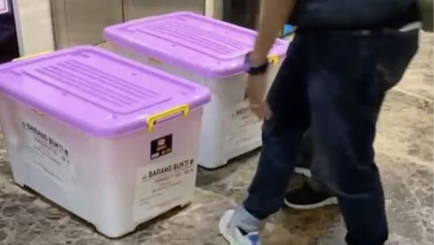 Bareskrim Polri menggeledah Kantor Pusat Dana Syariah Indonesia di District 8 SCBD, Jakarta Selatan, Jumat (23/1/2026). (Dok. Bareskrim Polri)