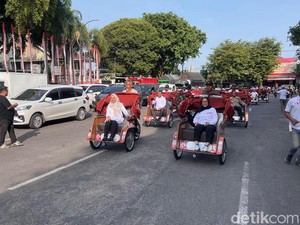 200 Lansia di Banyuwangi Terima Becak Listrik dari Presiden Prabowo