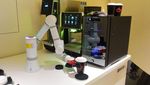 Canggih! Robot AI di Restoran Ini Mahir Racik Makanan Sehat