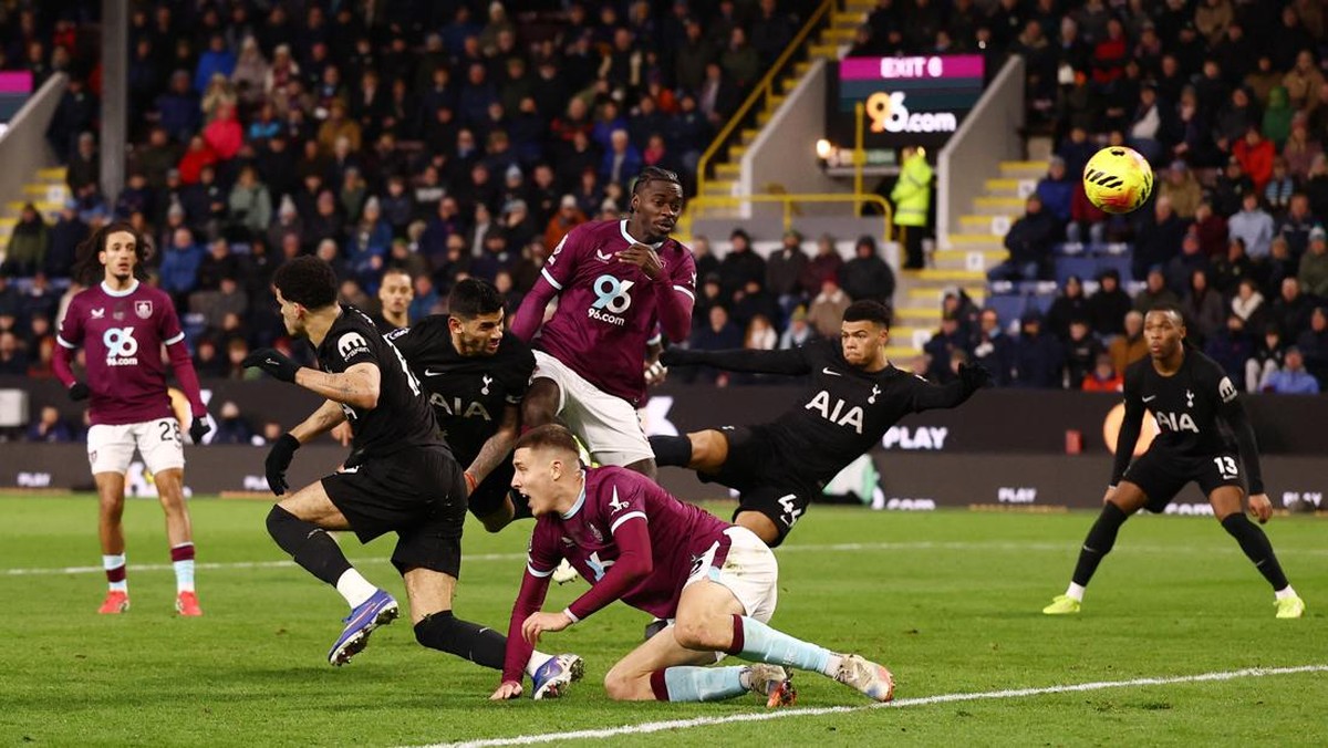 Burnley vs Tottenham Hotspur imbang 2-2 di pekan ke-23 Liga Inggris. (Foto: Lee Smith/Action Images via Reuters)