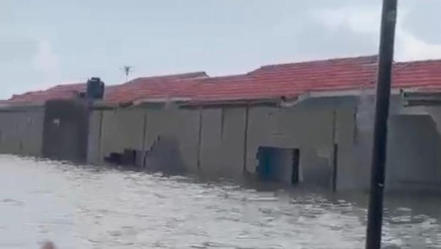 Dinding rumah di Perumahan Green Lavender Sukamekar Bekasi banyak yang jebol Dinding rumah di Perumahan Green Lavender Sukamekar Bekasi banyak yang jebol