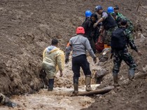 Alat Berat Dikerahkan, BNPB Ungkap Kendala Pencarian Korban Longsor Cisarua