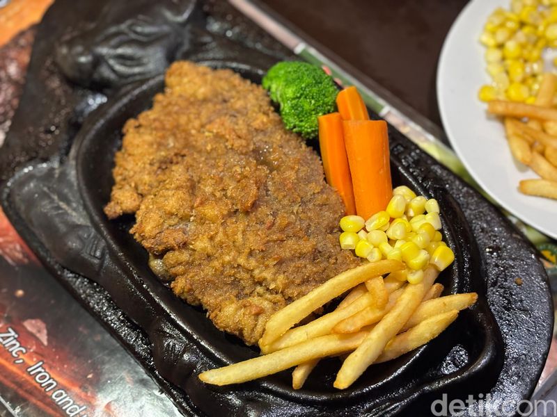 Gandy,  Steakhouse Tertua di Jakarta Masih Eksis Sejak 1971.